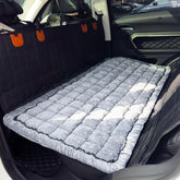 Tapis chien AEEISHOMEREFORM sur siège arrière, protection et confort.