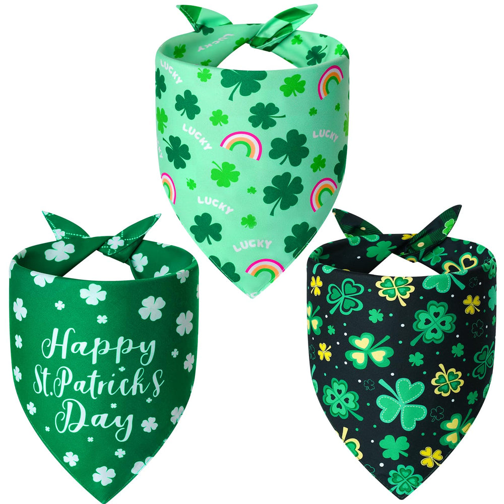 Bandana Agroon triangle réversible vert sur chien, parfait pour fêtes