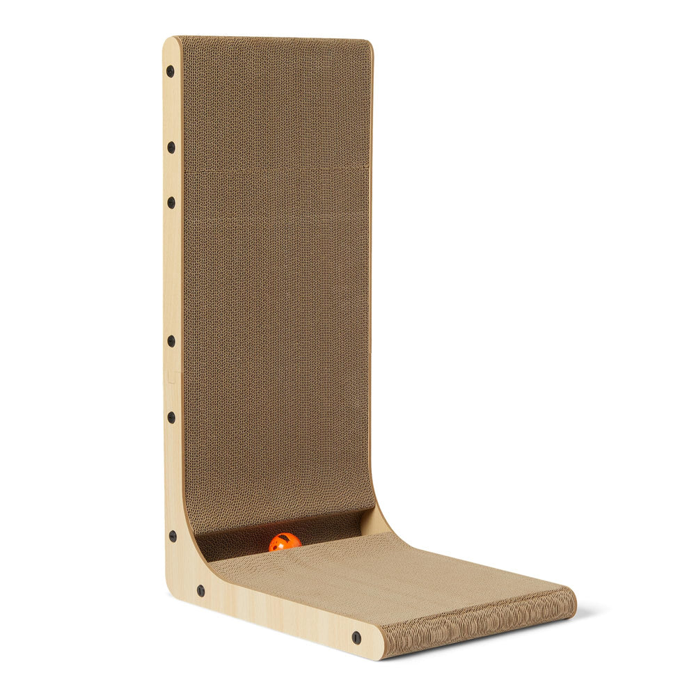 Amazon Basics grattoir pour chat en forme-L, idéal pour gagner de l’espace et offrir plusieurs angles de griffage.
