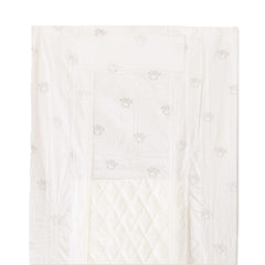 Noyau absorbant amazon-basics offre protection fiable et confort.
