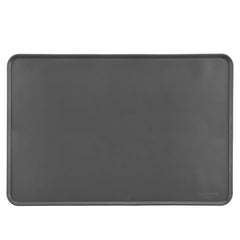 tapis amazon basics anti-dérapant, empêche les déversements sur le sol.