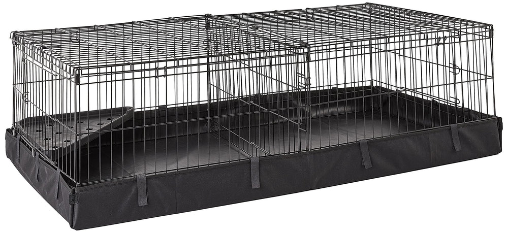 Cage Amazon Basics pour cochon d’Inde avec fond toile, espace propre et confortable.