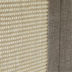 Grattoir sisal intégré, stimulation naturelle des griffes.