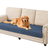 Ameritex protège votre canapé bleu marine grâce à son imperméabilité efficace.