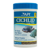 API CICHLID LARGE PELLETS dans un bocal, alimentation durable pour cichlides de grande taille.