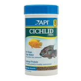 API CICHLID PELLETS: pellets flottants dans un bocal, faciles à nourrir pour des cichlidés.