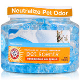 Arm & Hammer Pets Gel Beads, contenant ouvert, démarrage d'une fraîcheur douce et discrète.