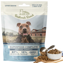 BADLANDS RANCH croquettes poulet séché à l'air dans bol chien, protéine savoureuse.