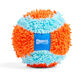 Ballon interactif Chuckit, parfait pour sessions de jeu dans le salon.