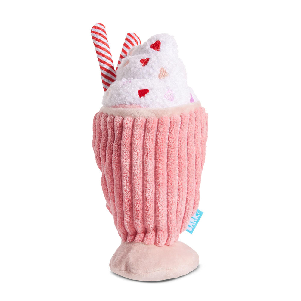 Jouet BarkBox Milkshake rouge vin pour petits chiens, attrayant et robuste.