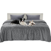 Bedsure couverture imperméable pour chien gris ardoise sur canapé, protection contre les taches.
