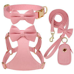 Harnais Beirui pour petit chien rose avec 3 nœuds, confortable lors des promenades.