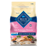 Blue Buffalo Life Protection Formule avec poulet en premier pour petit chien actif.