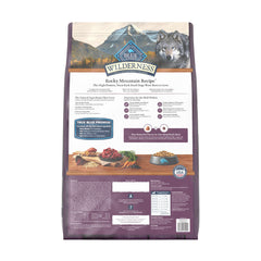 Blue Buffalo Wilderness protéines et glucides soutenant énergie quotidienne du chien.