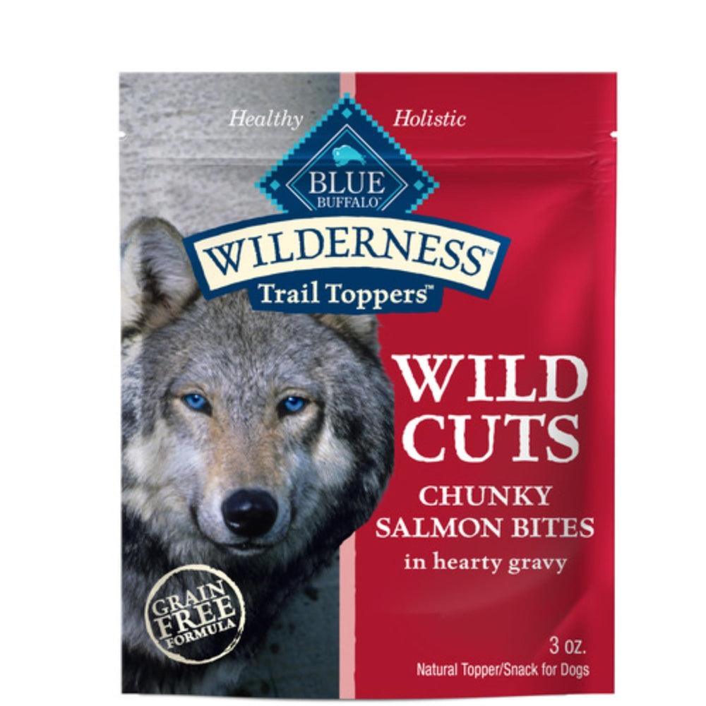 Blue Buffalo Wilderness Trail Toppers: bouchées-saumon-dans-sauce-oncteuse, goût riche et naturel