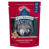 Blue Buffalo Wilderness Trail Treats saumon premier ingrédient pour récompenser les chiens gourmands