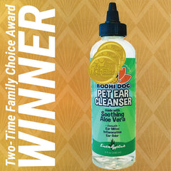 Application sur les oreilles avec Bodhi Dog Ear Cleaner pour apaiser les démangeaisons.
