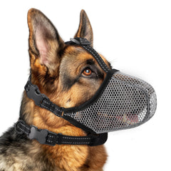 Muselière BONTHEE pour chien, maille douce visible, respiration facilitée lors des promenades.