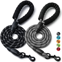 BOOMIBOO laisse avec poignee rembourree, parfaite pour promenades confortables.