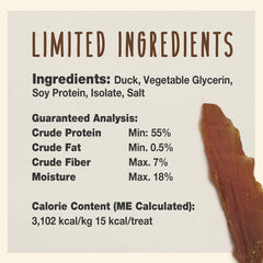 Gros plan sur Cadet Gourmet Poitrine de Canard Jerky, bords dorés et arômes riches