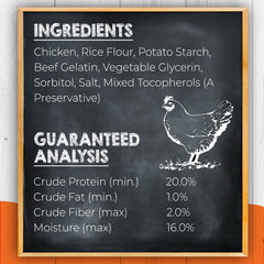 Canine Naturals chien-mange-baton-poulet pendant la mastication.