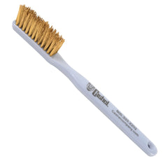 Cashel brosse pour crochets et boucles, vue avant, nettoie efficacement les attaches.