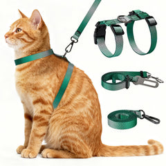 Harnais Cattooll vert clair sur chat, visibilité accrue pour des promenades sûres.