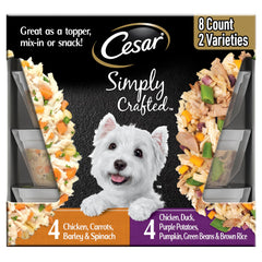 Cesar Simply Crafted poulet, garniture humide pour rehausser les croquettes.