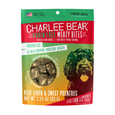 Friandise Charlee Bear au foie de bœuf et patate douce, idéale pour l'entraînement.
