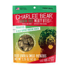 Friandise Charlee Bear au foie de bœuf et patate douce, idéale pour l'entraînement.