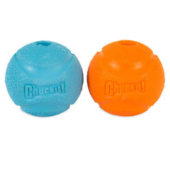 Chuckit! balle en caoutchouc naturel, durable et facile à nettoyer.