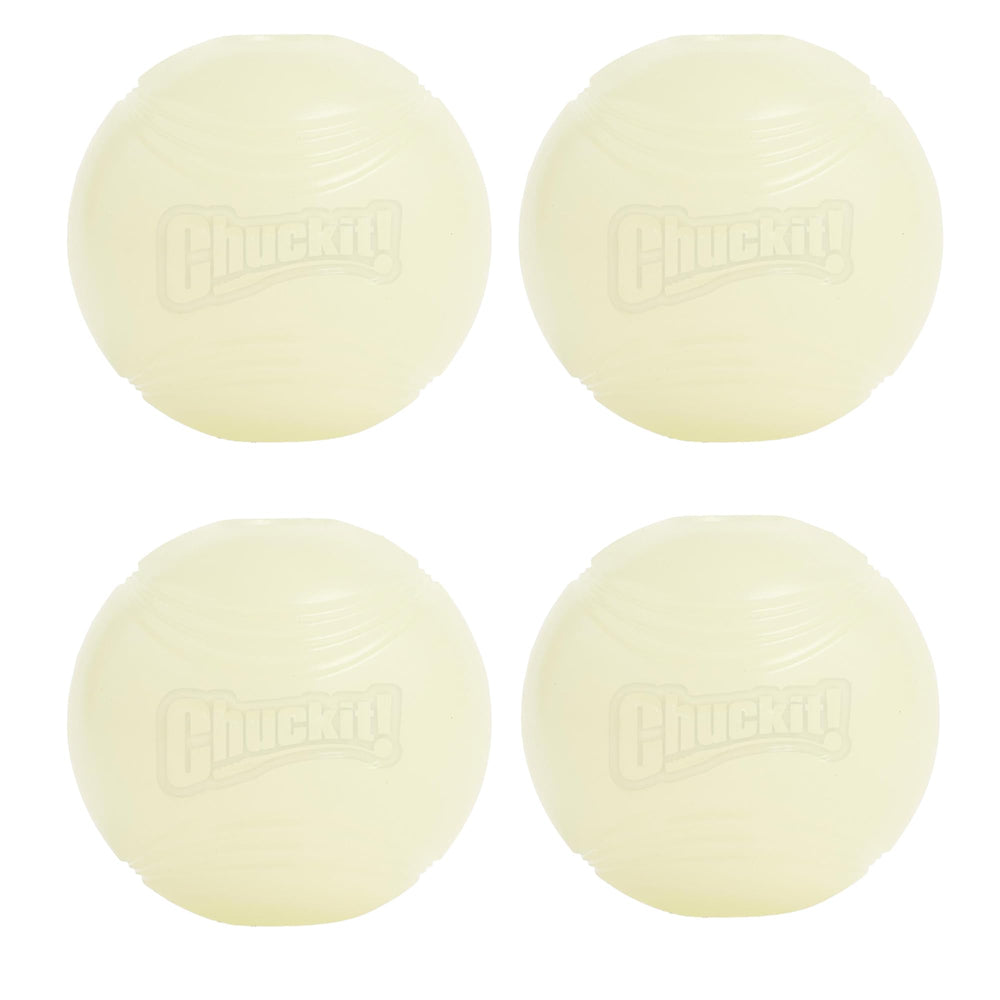 Boule lumineuse Chuckit pour chien sur fond sombre, jeu nocturne et récupération facile