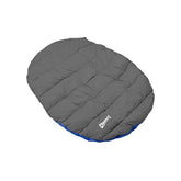 Chuckit! coussin de voyage bleu pour chien et confort portable.