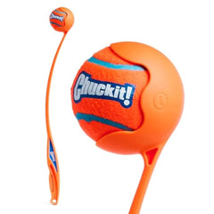 Chuckit! Sport 26L lanceur de balle en action, favorisant des sessions de fetch dynamiques.
