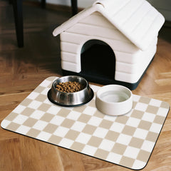 Tapis CooRug avec base anti-derapante pour stabilité.