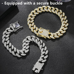 Strass scintillants DKJEkdje sur collier chat, look élégant