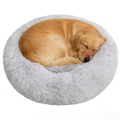 Doimier lit-donut-chien-grand-confort : surface pelucheuse pour un repos apaisé.
