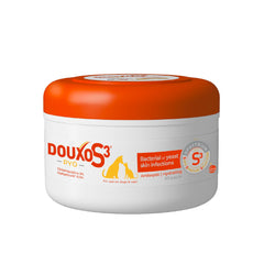 Emballage Douxo S3 Pyo Pads pour une utilisation antiseptique au quotidien.
