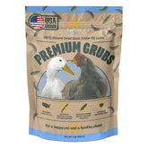 Eaton Pet and Pasture Premium Grubs dans une boîte prête à nourrir vos volailles.