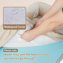 Surface en peluche moelleuse et mousse alvéolaire pour un repos agréable.