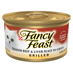 Fancy Feast boeuf et foie grillee dans sauce—plat humide gourmet pour chat, texture tendre.