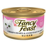 Fancy Feast coeurs-poulet, image d’une boîte, texture tendre en sauce adaptée aux chats adultes.