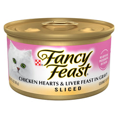 Fancy Feast coeurs-poulet, image d’une boîte, texture tendre en sauce adaptée aux chats adultes.