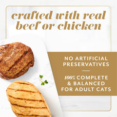 Fancy Feast Gems Pâte mousse poulet et sauce savoureuse enrichissant le repas.
