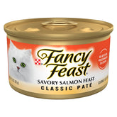 Fancy Feast Saumon Pâté — boîte ouverte prête à servir, texture lisse et appétissante.