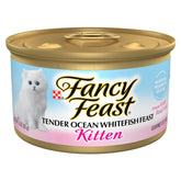 Boîtes Fancy Feast Tender Poisson Blanc Océan en pack de 24, pratique pour les repas quotidiens.