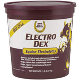 Farnam Electro Dex : versement dans l'eau pour hydrater le cheval