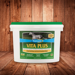 Pellets Vita Plus faciles à mélanger dans l’alimentation du cheval.