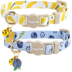 Collier Faygarsle au motif banane-myrtille bleu, style estival sûr.