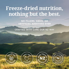 Feline Natural – croquettes lyophilisées au poulet, texture appétissante.